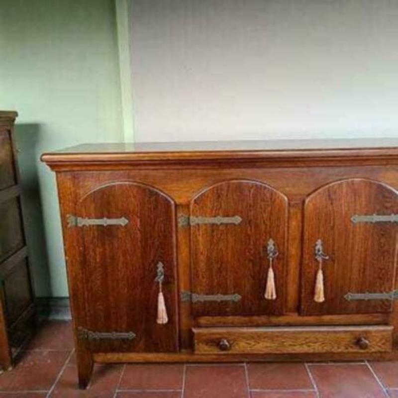 Houten dressoir kast (bieden)