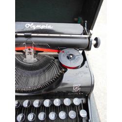 Typmachine Olympia Simplex