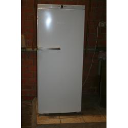 TE KOOP 2 tapijten KLEUR IDEM