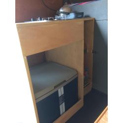 TE KOOP 2 tapijten KLEUR IDEM