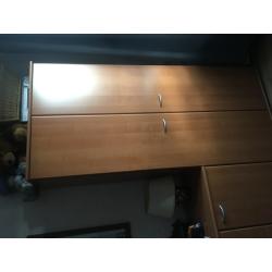 Complete bureau