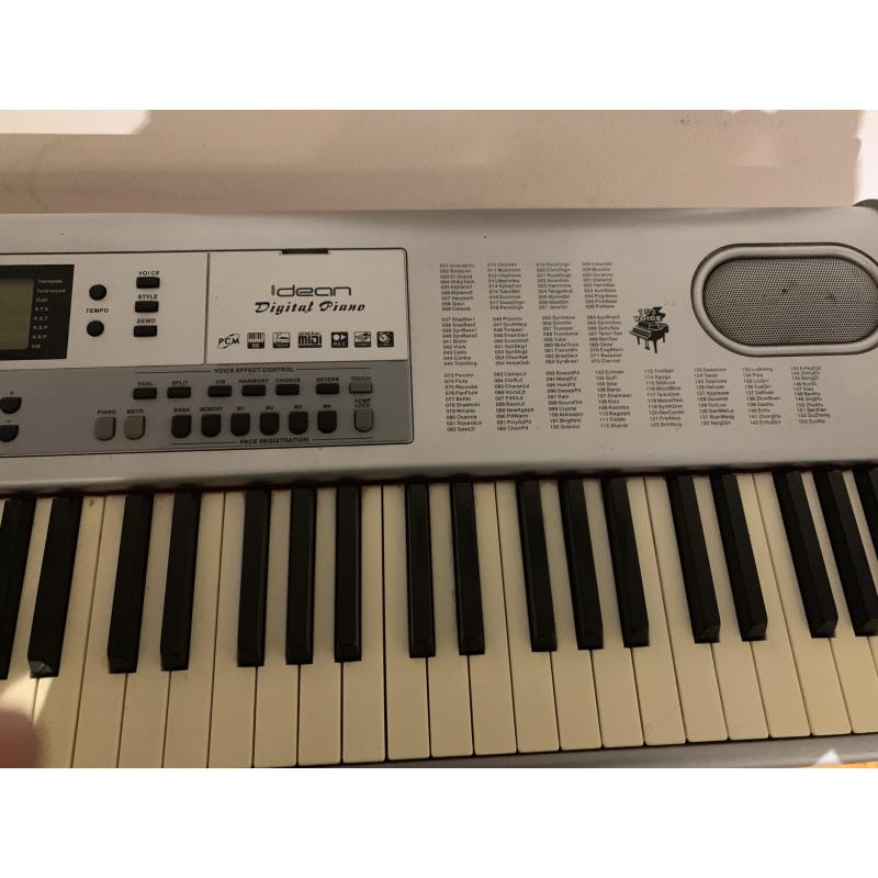 Digital piano te koop