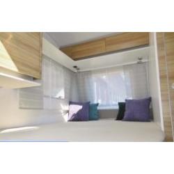 Caravan Adria Altea met vaste plaats op camping Astrid