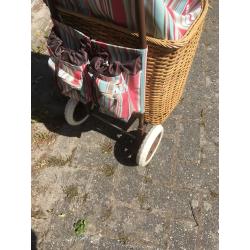 Rotan trolley