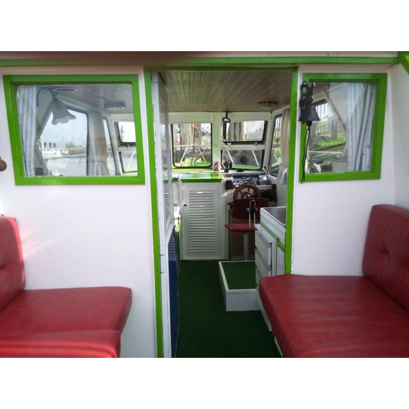 Motorjacht BeachCraft  10.00 x 3.00 x 0.90