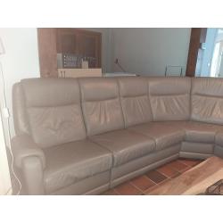Mooie lederen hoeksalon met 2 relaxzetels