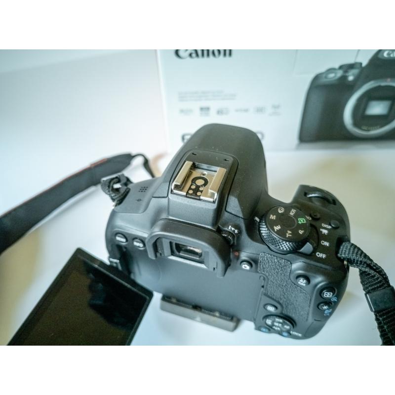 Canon eos 850D body