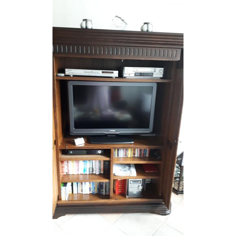 Eiken tv kast