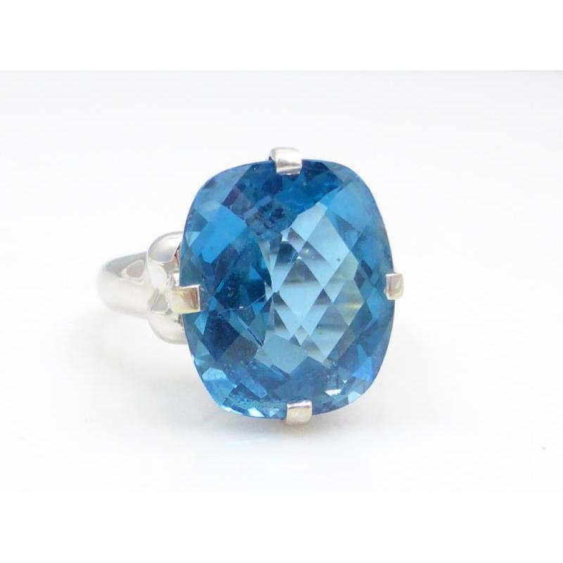 Veiling van een Clyde Dunier 10kt witgouden ring met topaas