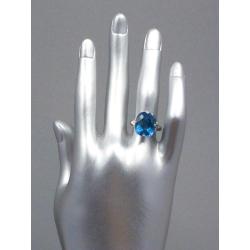 Veiling van een Clyde Dunier 10kt witgouden ring met topaas