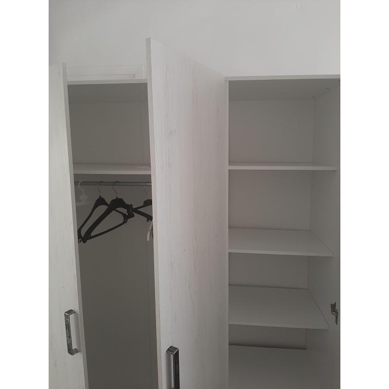 Kleding kast 3 deurs