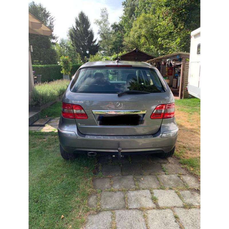 Mercedes  b180 diesel 2009’