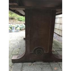 Mooie tafel met blad met inlegwerk