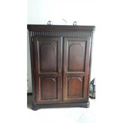 Eiken tv kast