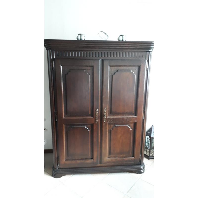 Eiken tv kast