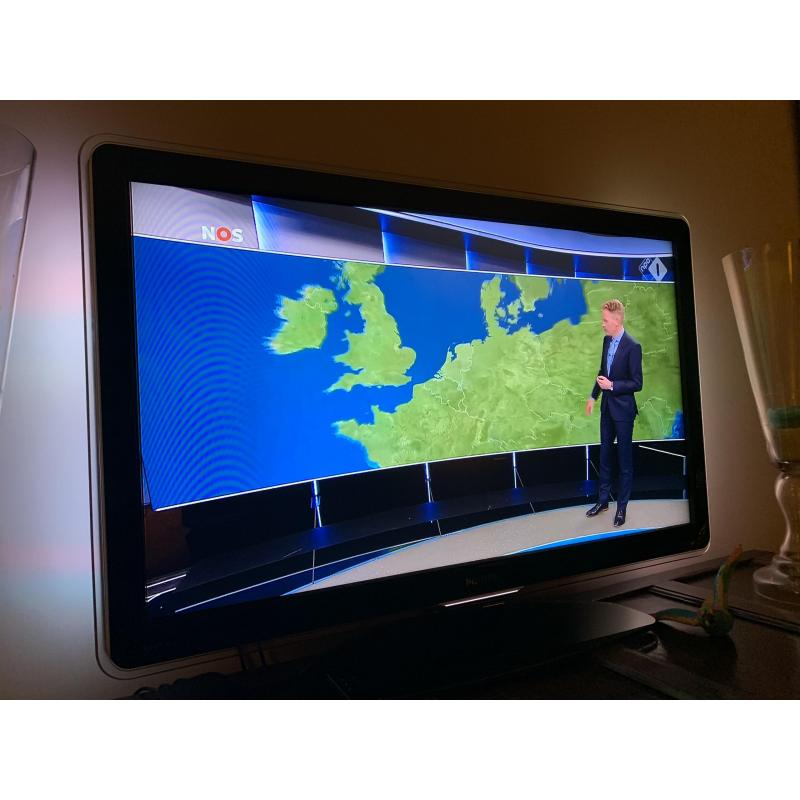 Te Koop 47 inch (119cm) PHILIPS LCD TV met AMBILIGHT