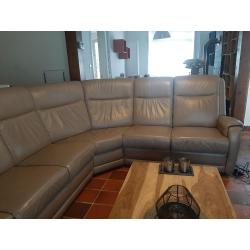 Mooie lederen hoeksalon met 2 relaxzetels