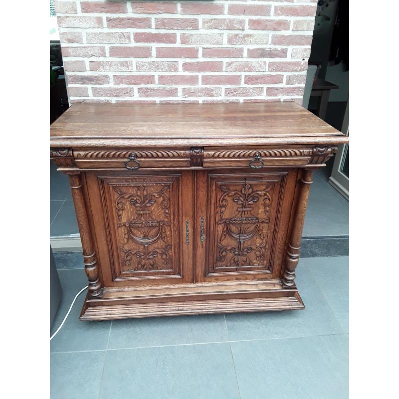 Antieke kast