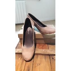 Pumps in nubuck daim maat.41 Nieuw