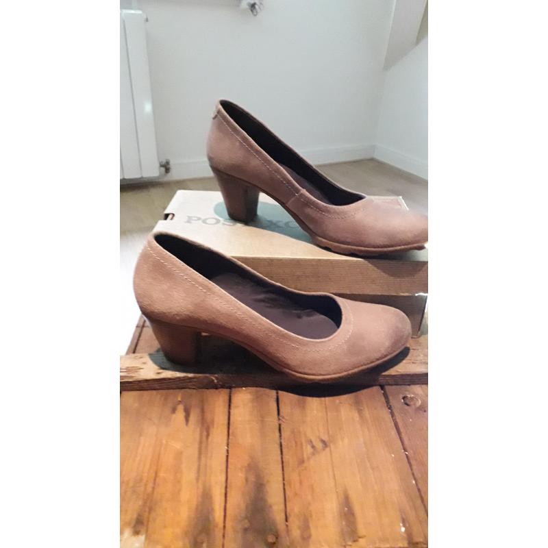 Pumps in nubuck daim maat.41 Nieuw