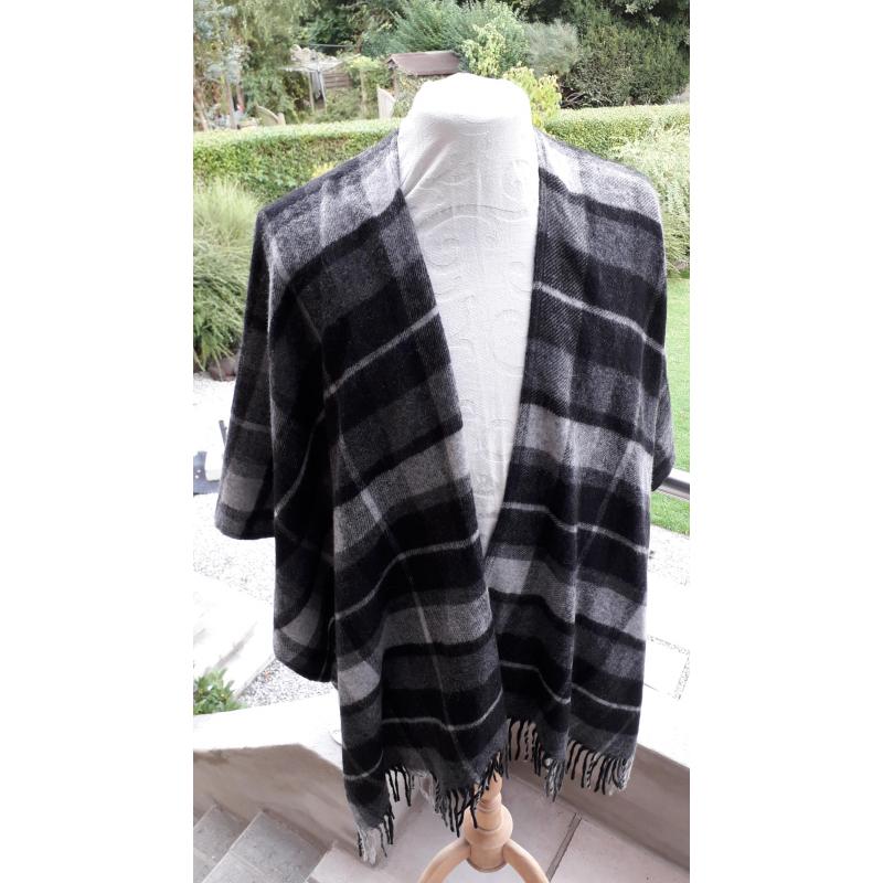 diverse vesten, trench, poncho vrouw maat 44 of M