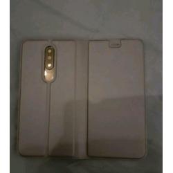 Nokia 5.1 plus met hoesje en bescherming