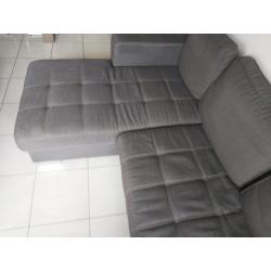 Donkergrijze stoffen hoeksalon met longchair