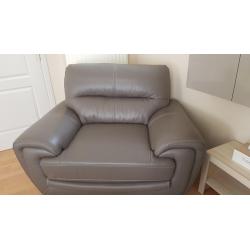 1 zitbank  kleur taupe