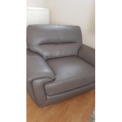 1 zitbank  kleur taupe