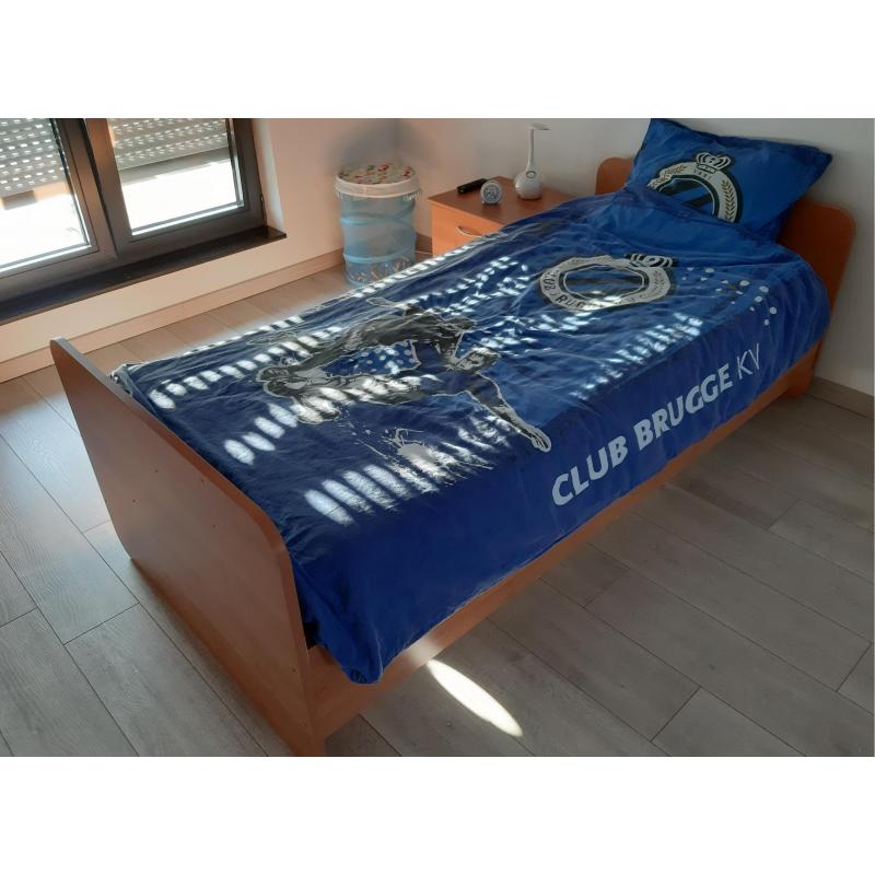 1 persoonsbed   nachtkastje