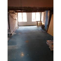 Te renoveren Appartement met handelspand te koop
