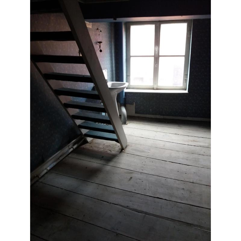 Te renoveren Appartement met handelspand te koop