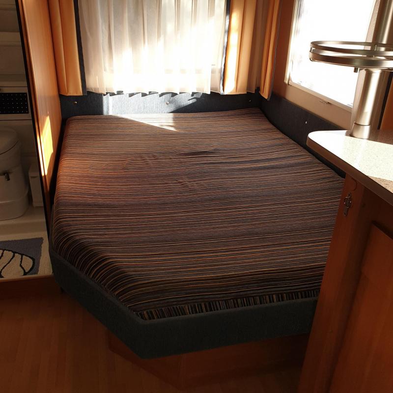 Caravan Wilk S4 450HTD met voortent