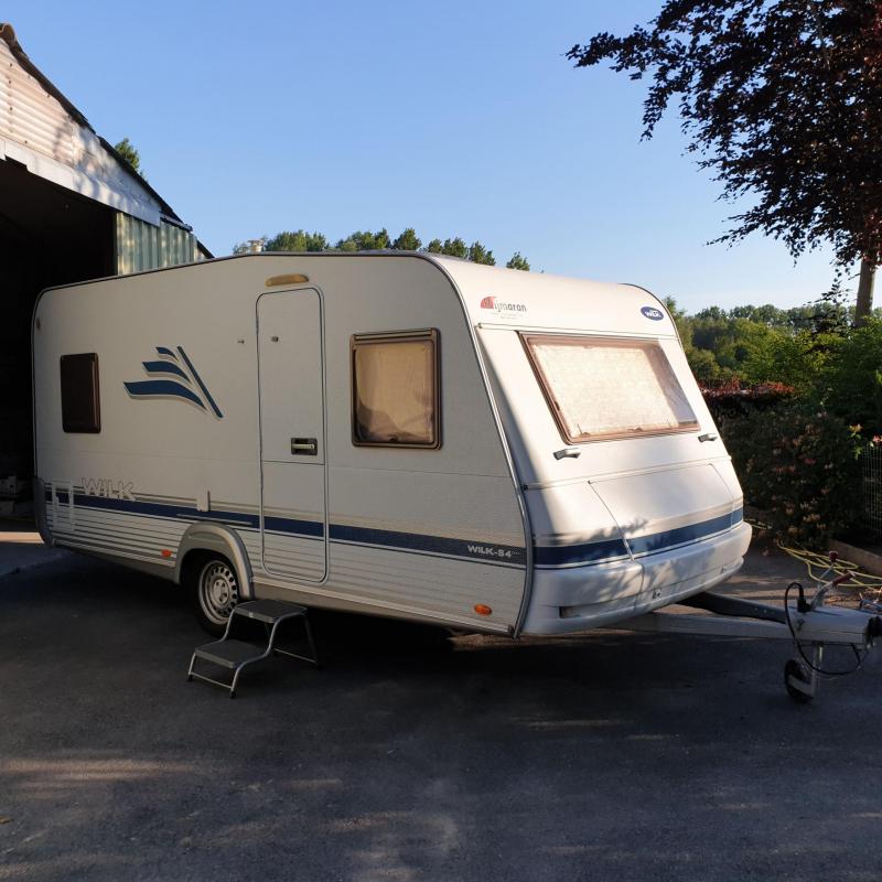 Caravan Wilk S4 450HTD met voortent