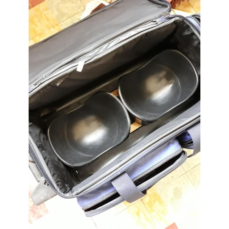 2 Bowlingballen, draagtas en schoenen