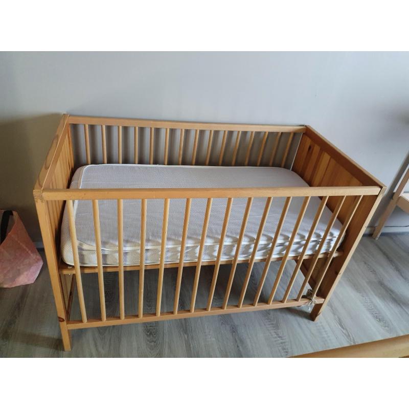 Babybedje met matras