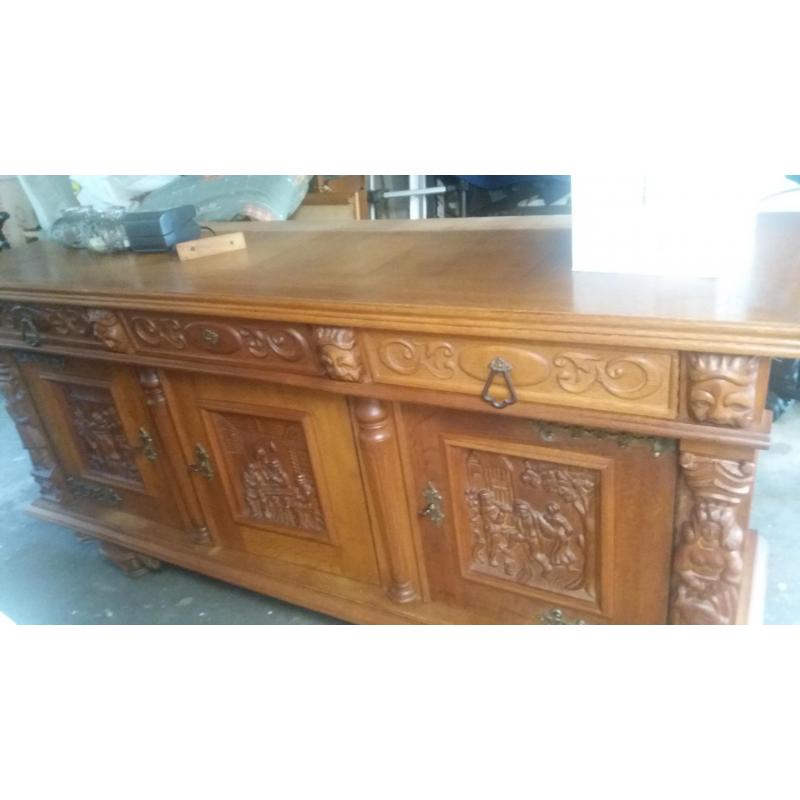 eetkamer kast tafel met 4 stoelen