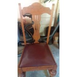 eetkamer kast tafel met 4 stoelen