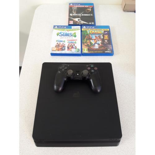 Ps4 amper gespeeld 1,5j oud   3 games