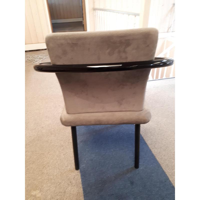 Knoll model Mandarin