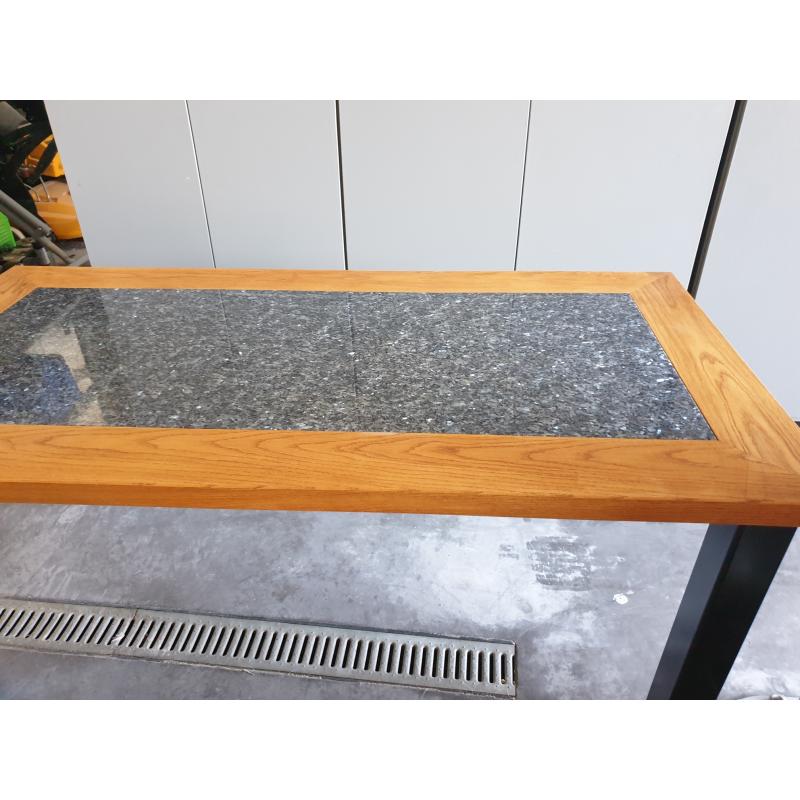 Eettafel met marmertablet in