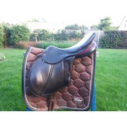 Albion springzadel 17,5 inch