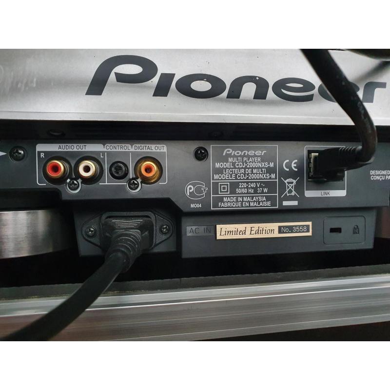 PIONEER LIMITED EDITION PLATINUM DJ SET