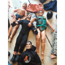 lot van 12 hasbrofiguren