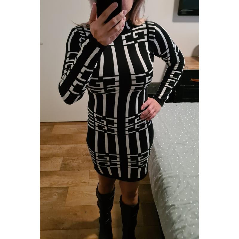 Nieuwe jurk maat s
