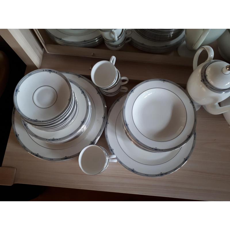 Prachtig servies Wedgwood Amherst 12-delig (80 stuks)