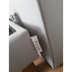 Beka boxspring elektrisch en splinternieuw in lederlook