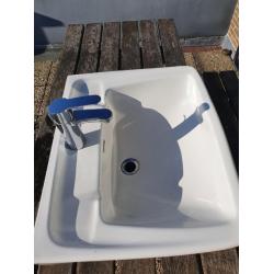Witte wastafel