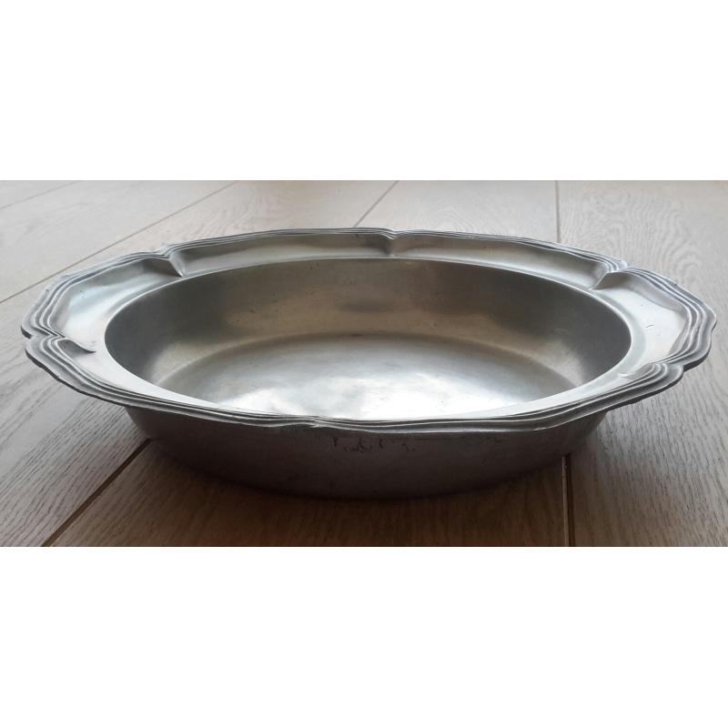 Set van tinnen decoratieve accessoires