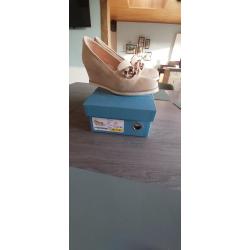 Damesschoenen maat 40. Met slede hajk
